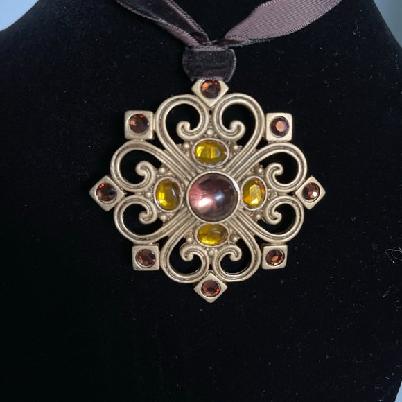 GOLD AND CRYSTALS CHOCKER NWT - Picture 3 of 4